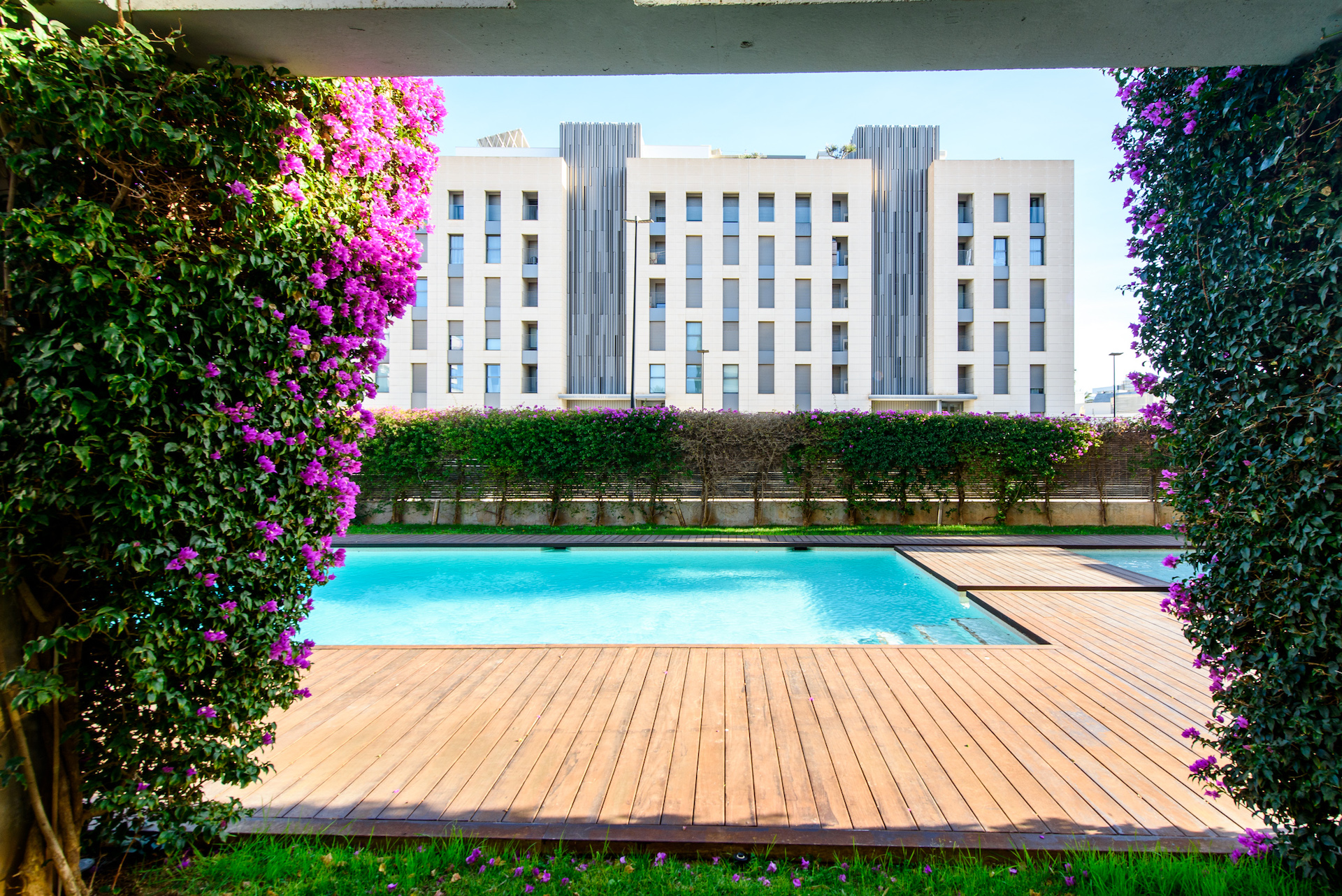 Resa Estates Ibiza te koop penthouse Marina botafoch for sale Ibiza pool zwembad.jpg